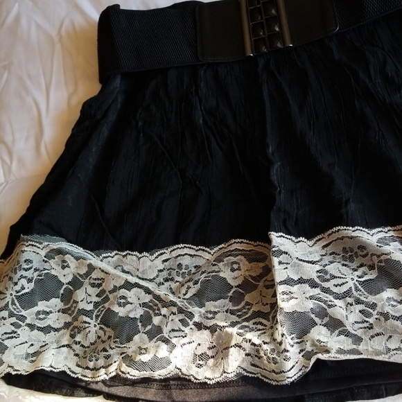 Nwot Lace bottom skirt - Picture 2 of 5
